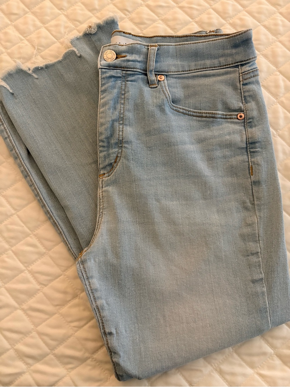 LOFT Light Wash The Kick Crop Jeans 10 Petite